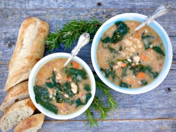 2 bowls of Kale White bean soup with bread