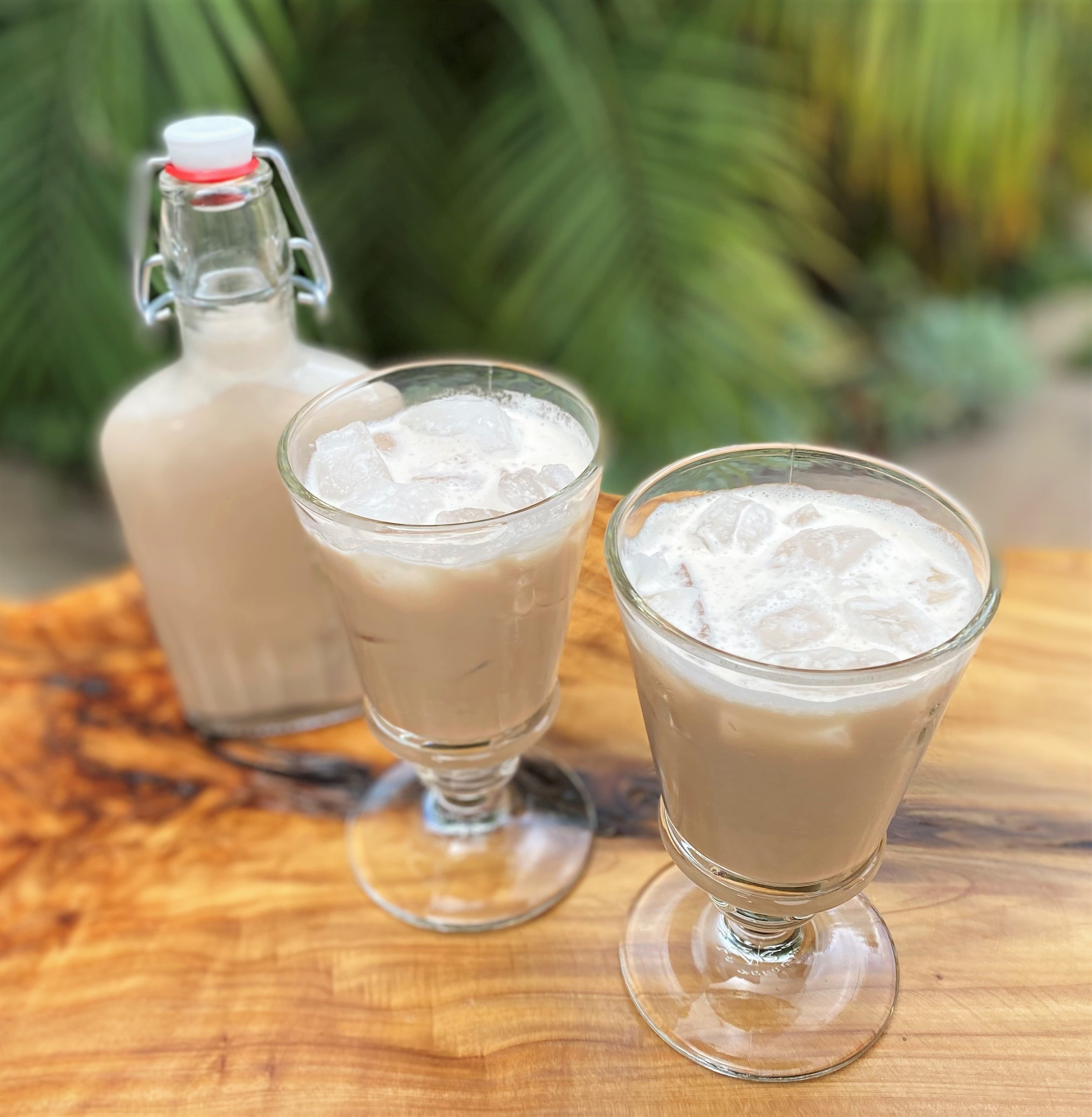 2 glasses and jar of Irish cream