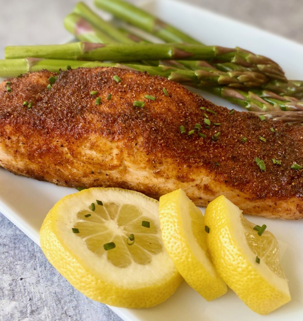 airfryer salmon, lemons and asparagus