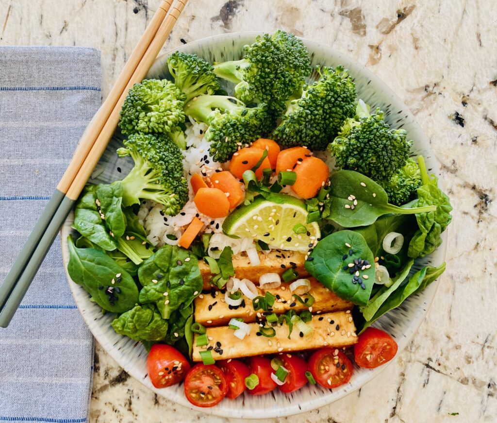 asian sesame tofu bowl