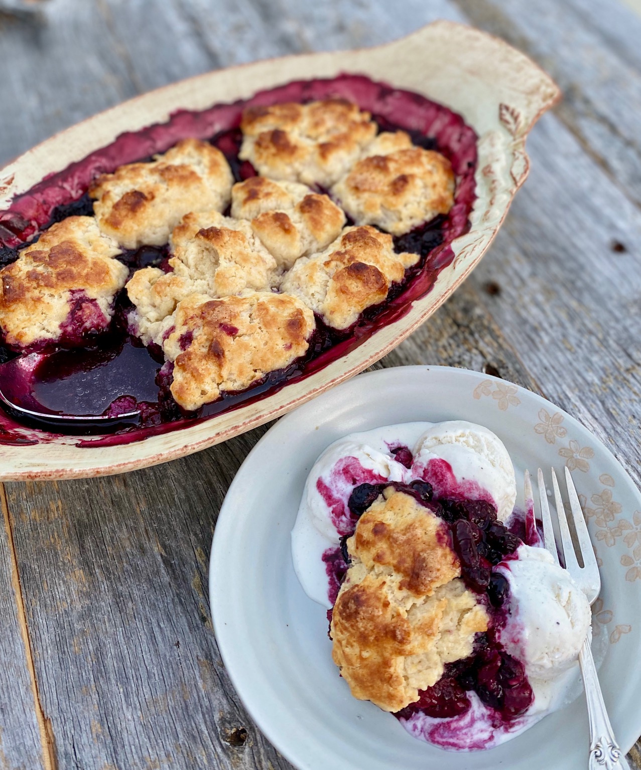 Cobbler with Mixed Berries and vanilla ice cream