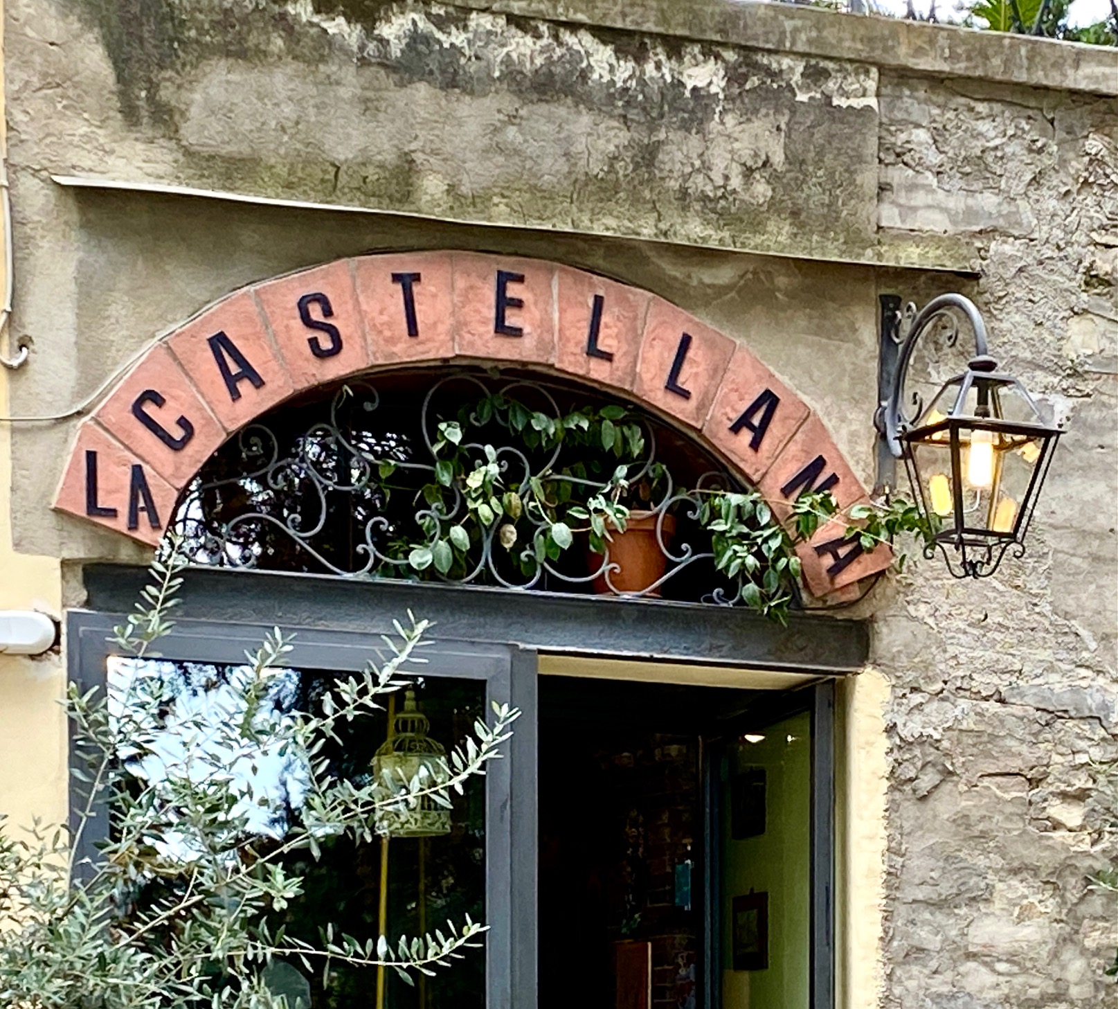 la Castellana restaurant enterance