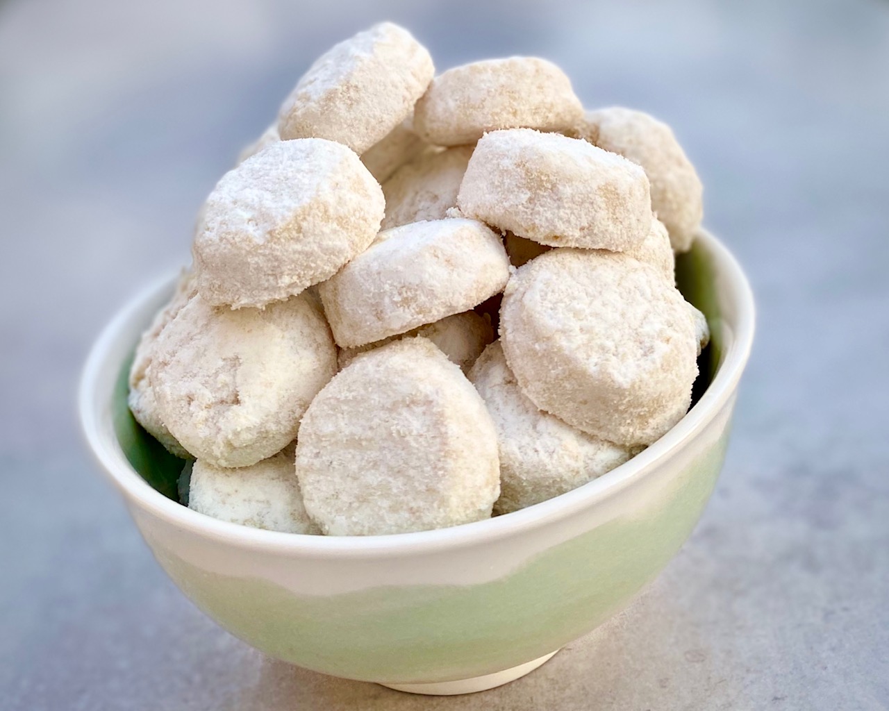 Mexican Wedding Cookies in a bowl