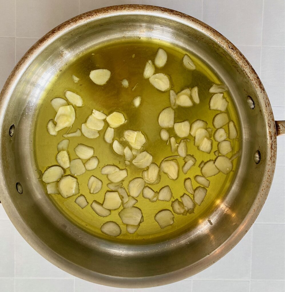 oil and garlic in pan