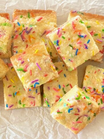 sugar cookie bars with sprinkles