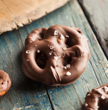 Homemade Chocolate Covered Pretzels with Sea Salt