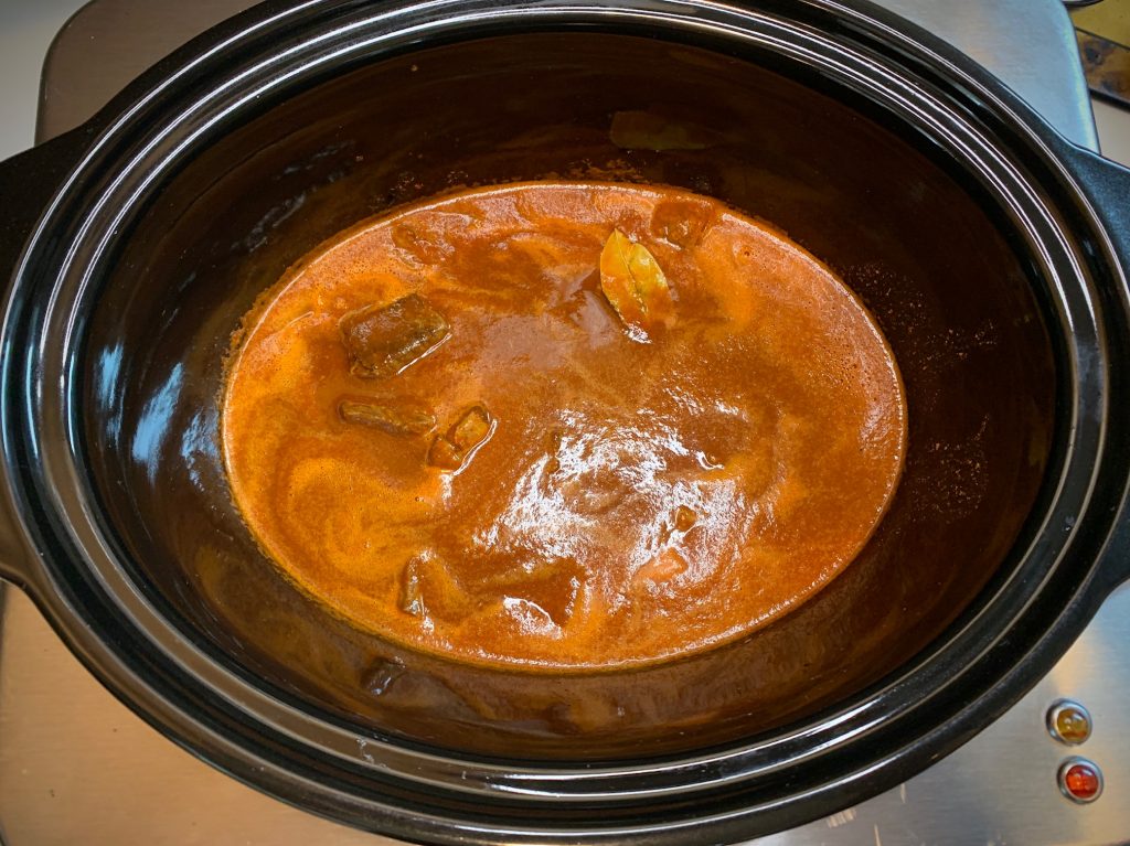 Slow cooker chile colorado with sauce