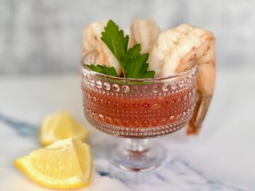 Shrimp Cocktail with lemons